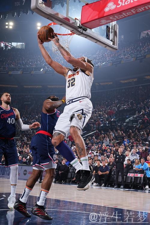 默里助攻篮下 戈登飞身双手暴扣